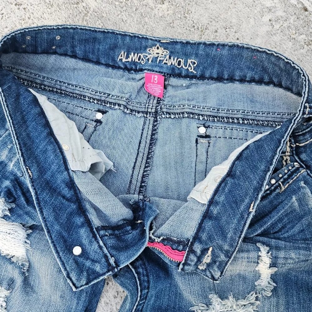Almost Famous Women Shorts Ripped Blue Denim Jeans Capri Short Size 13 - Picture 7 of 9